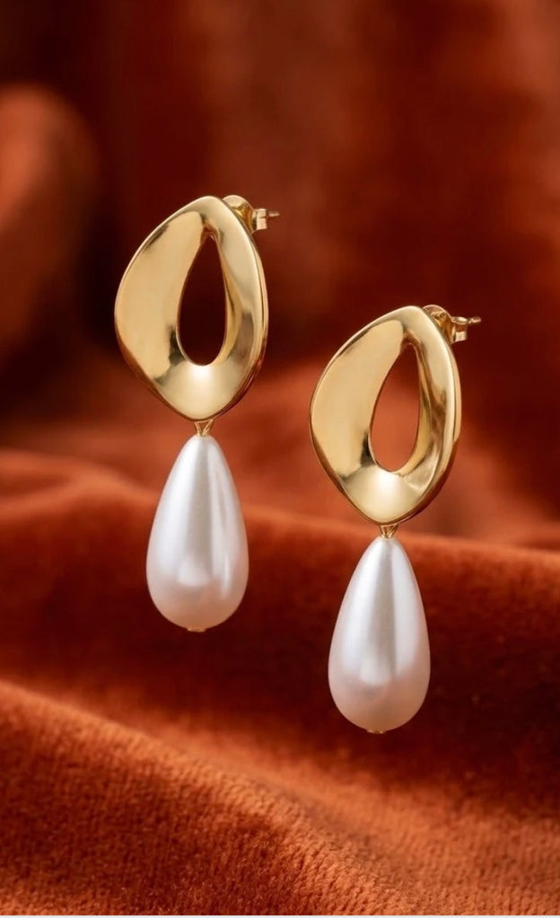 Finn Chunky Drop Pearl Earring