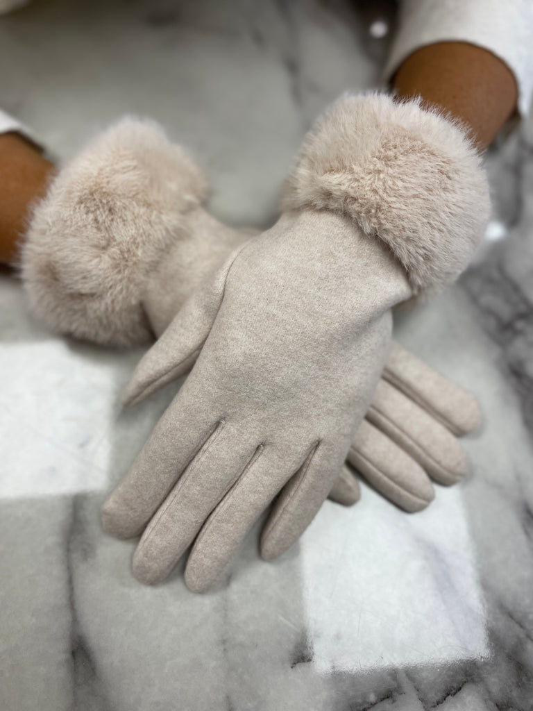 Scarlett fur Gloves  (cream )