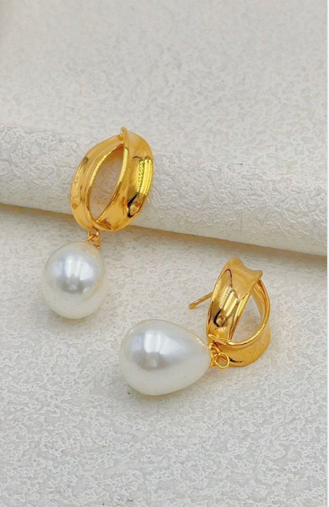 Nancie Chunky Pearl Earring